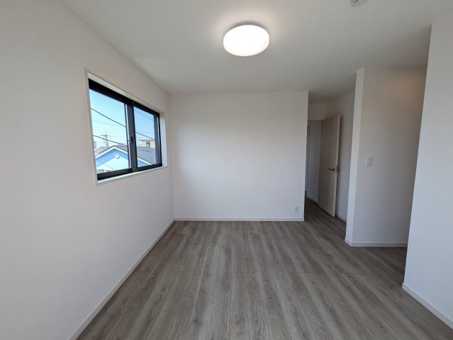 相鉄線ベスト３？区役所ある旭区の中心地【旭区鶴ケ峰１丁目】新築戸建の洋室|洋室です