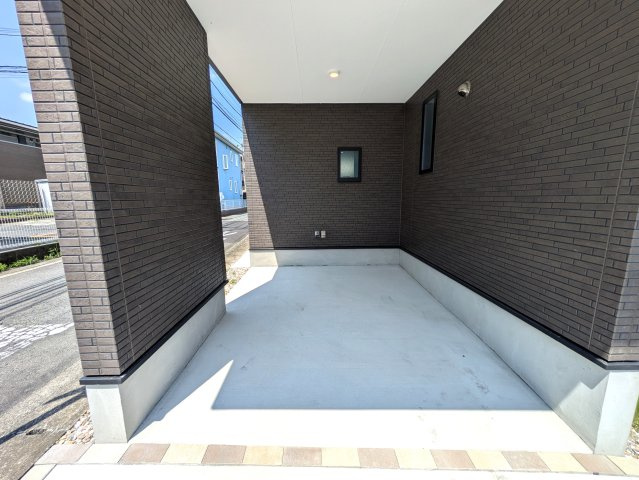 相鉄線ベスト３？区役所ある旭区の中心地【旭区鶴ケ峰１丁目】新築戸建の駐車場|駐車場があります