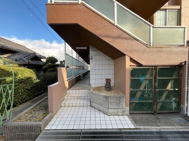 ハイツタキダニのエントランス