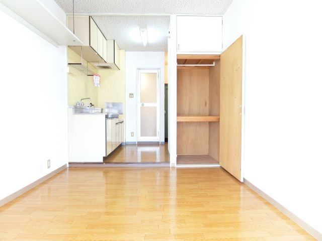 ハイツタキダニの収納|同物件別部屋イメージ写真