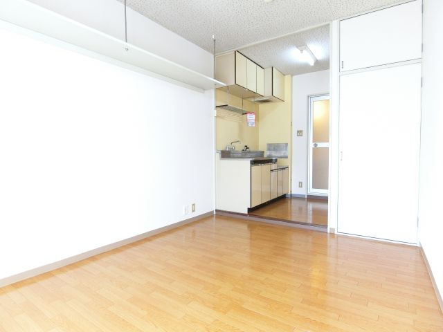 ハイツタキダニの居間・リビング|同物件別部屋イメージ写真