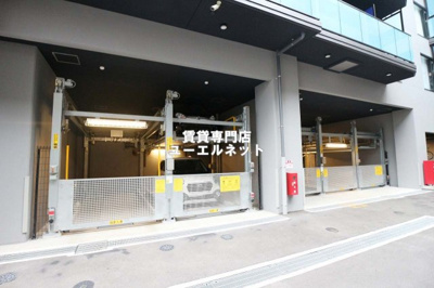 【駐車場】 | ラドゥセール江坂2 | 敷地内駐車場です