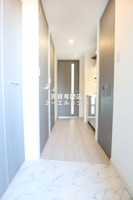 【玄関】 | ラドゥセール江坂2 | 住まいの顔ともなる玄関