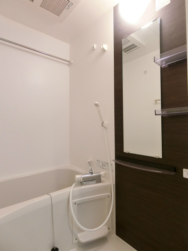 リブリ・アルバ中村公園の浴室