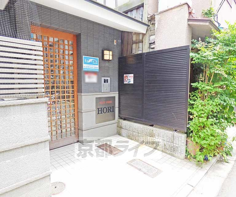 ウエストポイント堀のエントランス