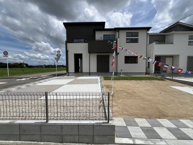 高浜市小池町1丁目　全2棟　1号棟の駐車場