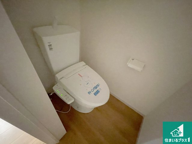 京都市西京区桂池尻町　第1期・第2期　新築一戸建てのトイレ|1・2階の2ヶ所にあるので、朝の忙しい時間の順番待ちもなく、深夜の利用にも大変便利です。