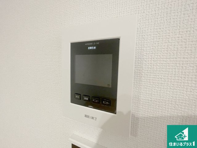 京都市西京区桂池尻町　第1期・第2期　新築一戸建ての防犯設備|カラーモニターインターホン！声だけでなく来訪者の姿や顔がモニターで確認できるので、小さなお子様がいらっしゃるご家庭でも安心できます！