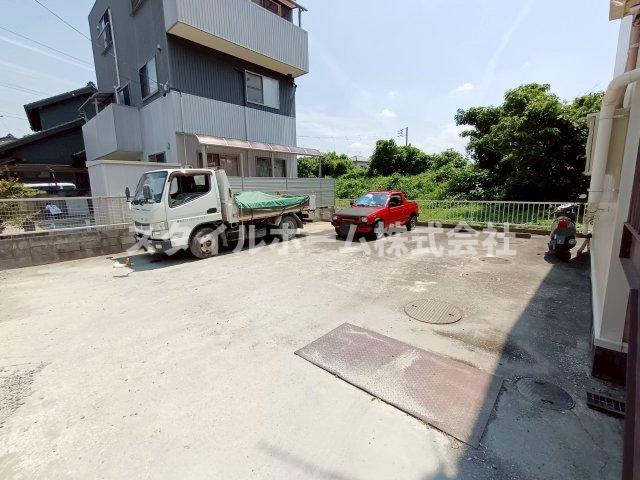 アーバン21の駐車場