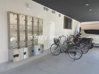 【その他共用部分】 | ラ・フェリシア桜川 | メールボックスと自転車置き場です