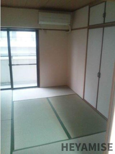 プラス・ドゥ・カネガエの和室