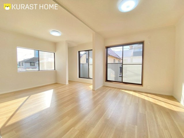 長岡京市東神足1丁目　中古戸建の居間・リビング