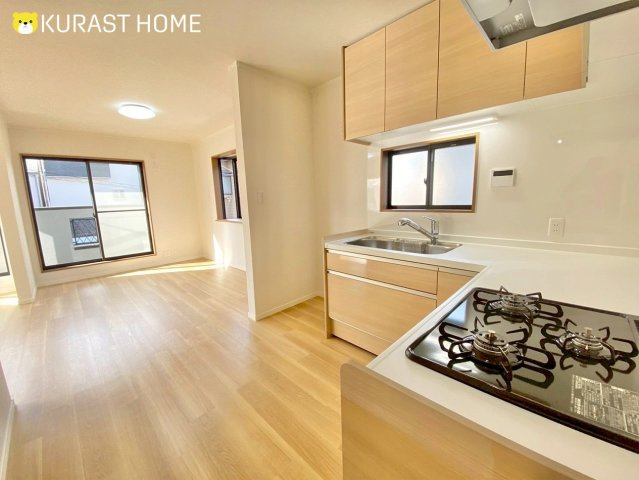 長岡京市東神足1丁目　中古戸建のキッチン