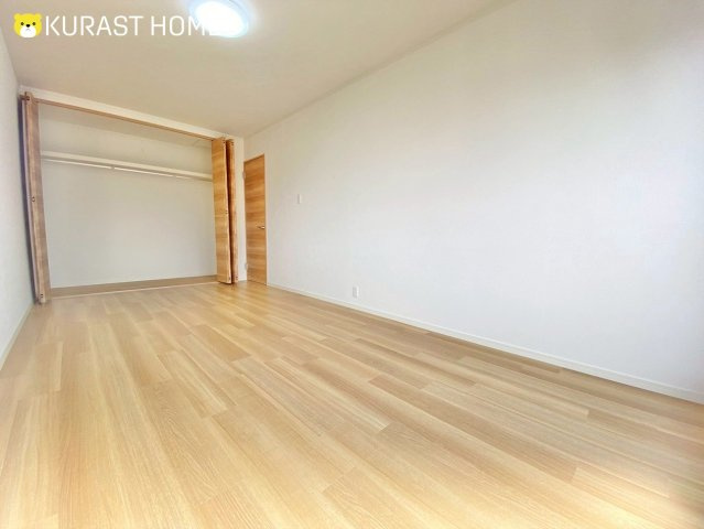 長岡京市東神足1丁目　中古戸建の洋室