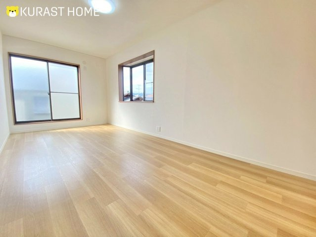 長岡京市東神足1丁目　中古戸建の洋室