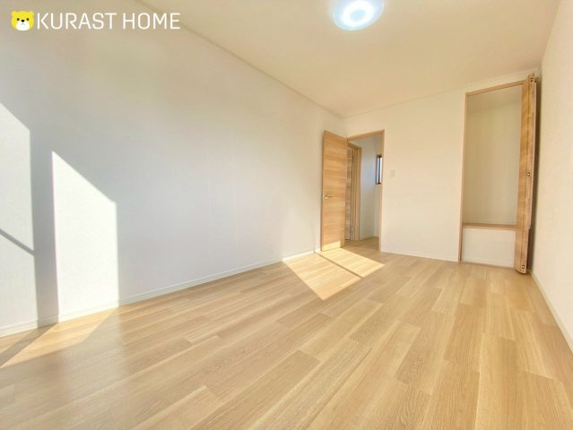 長岡京市東神足1丁目　中古戸建の洋室