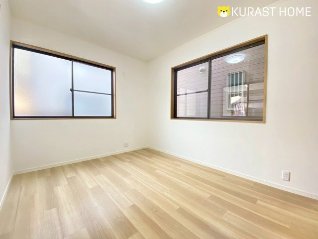 長岡京市東神足1丁目　中古戸建の洋室