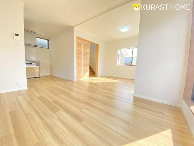 長岡京市東神足1丁目　中古戸建の居間・リビング