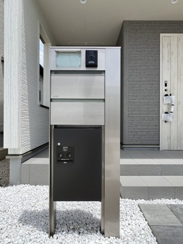 高浜市小池町1丁目　全2棟　2号棟のエントランス