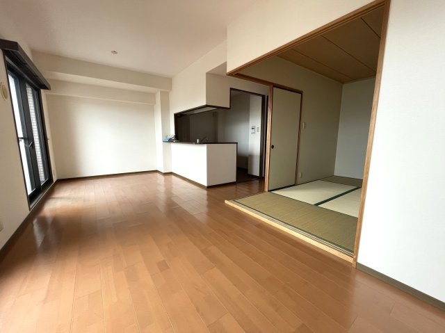 ファミール松島町の居間・リビング