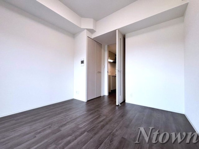 【居間・リビング】 | プレサンス太閤通駅前デュプル | こちらのリビングで趣味の時間をお楽しみください