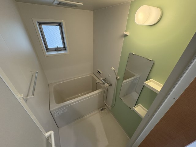 神戸市須磨区関守町２丁目のハイツの浴室