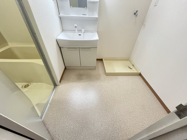 廣谷ビルの玄関