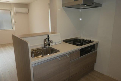 【キッチン】 | ベル・ポスト | ３口ガスコンロ付システムキッチン