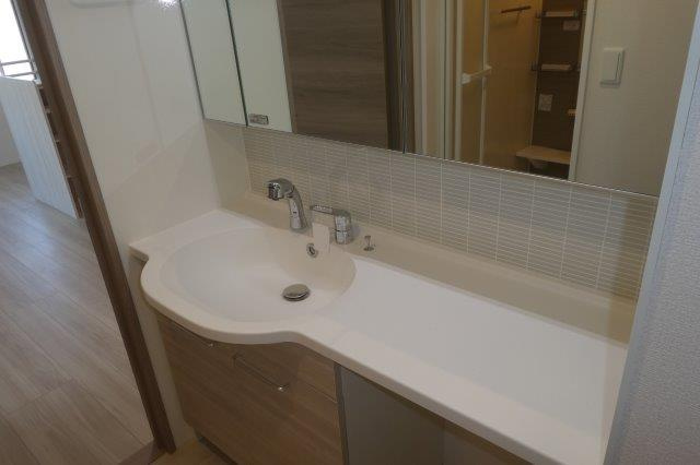 ベル・ポストの独立洗面台|シャンプードレッサー