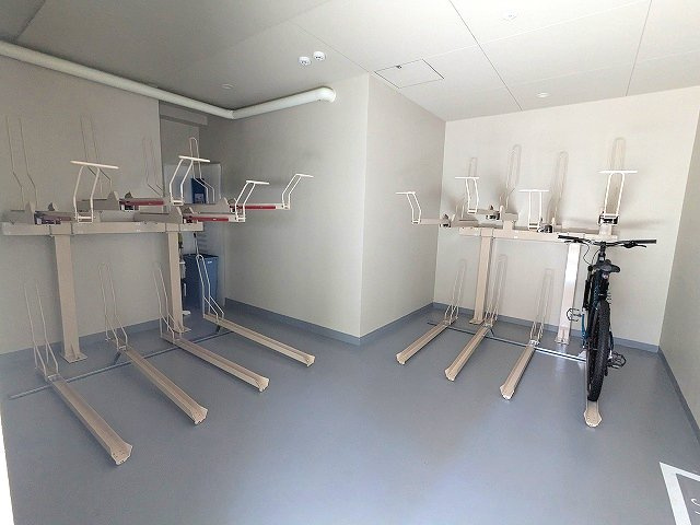 GEO ENT AKIHABARAの設備|屋根付自転車置場