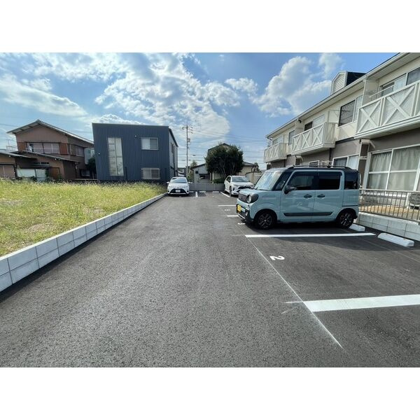 フレグランス・ベル春日井の駐車場