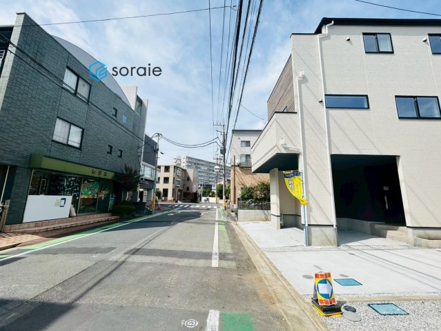 所沢市緑町11期　全3棟　グレイス　新築戸建　の前面道路含む現地写真