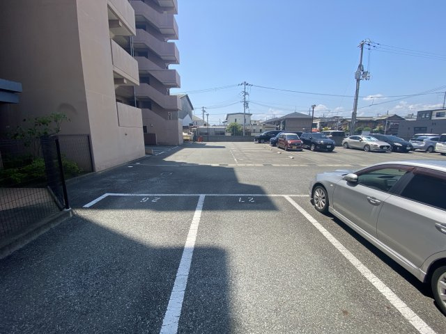 キャッスルコート飾磨の駐車場