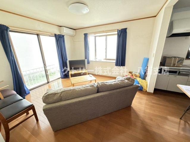 成田市三里塚　中古戸建の居間・リビング|グループホーム仕様