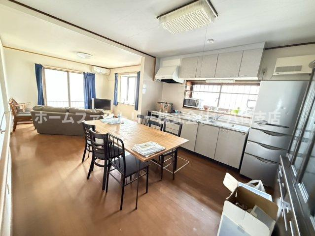 成田市三里塚　中古戸建の居間・リビング|グループホーム仕様