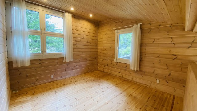 南軽井沢 南原エリア グルメ通り沿いの中古物件の洋室