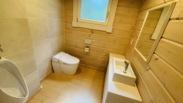 南軽井沢 南原エリア グルメ通り沿いの中古物件のトイレ