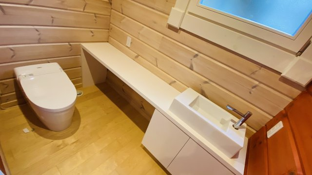 南軽井沢 南原エリア グルメ通り沿いの中古物件のトイレ