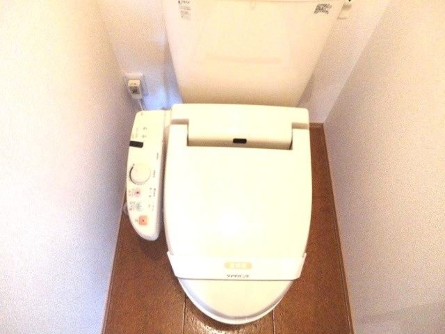 ウィルモア イーストのトイレ|温水洗浄暖房便座