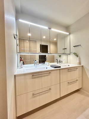 【独立洗面台】 | コスモポリス品川 | 朝の身支度には欠かせない独立洗面化粧台です