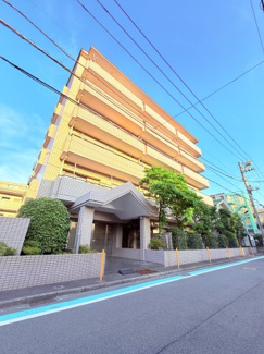 【外観】 | 総戸数48戸、平成4年築、管理人は勤務につき管理体制良好です♪
