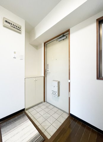 アンソレイエ弐番館の玄関