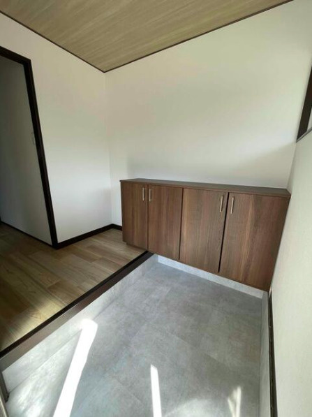 篠場町　中古戸建の玄関