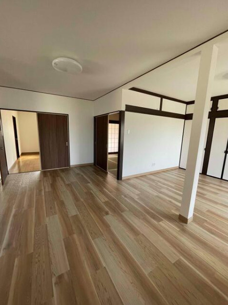 篠場町　中古戸建の居間・リビング