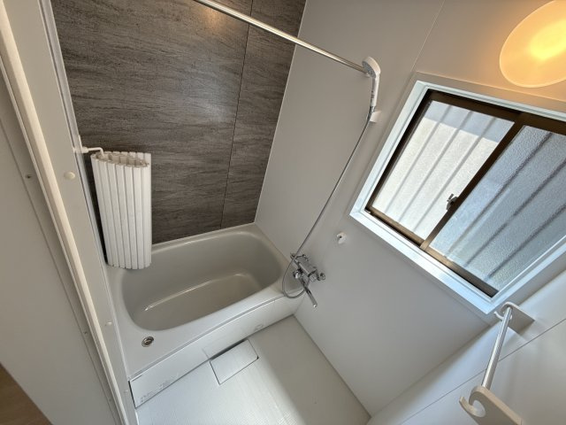 西今宿貸家の浴室