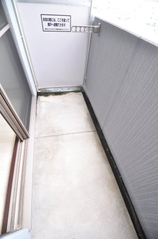 大阪市旭区高殿３丁目の賃貸マンションのバルコニー
