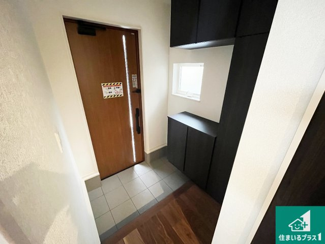 高砂市米田町塩市　第2期　新築一戸建ての玄関|シューズボックスにはたくさんの靴が収納できるので玄関周りはいつもスッキリ！ご家族が増えても安心！