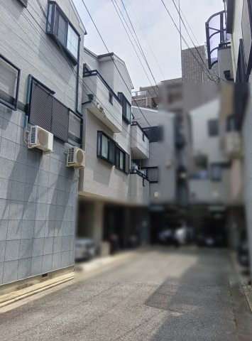 南武庫之荘１丁目　中古戸建の外観|南側が通路の為、陽当たり良好