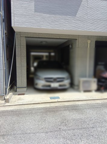 南武庫之荘１丁目　中古戸建の駐車場|車をお持ちの方に嬉しい駐車場付きの物件です