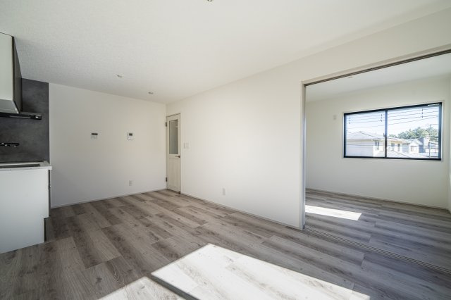 ザ・ハウス天王台　ガレージハウスの寝室|南向きで明るく、眺望もよい部屋です。